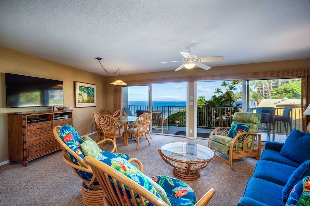 Maui vacation rental living room